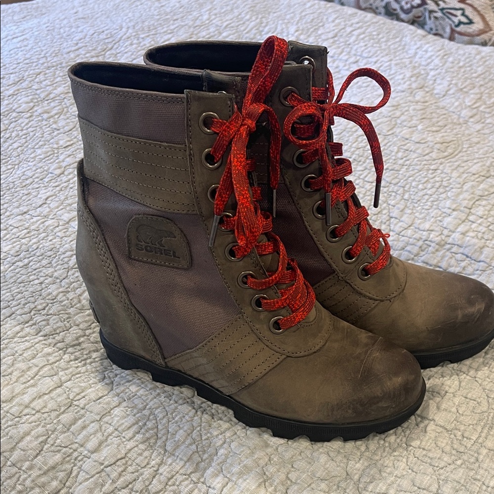 Sorel Women's Waterproof Lexie Boots